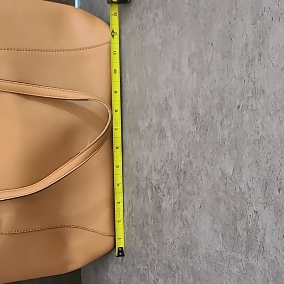 Michael Kors Saffiano leather large shoulder bag - Picture 5 of 6